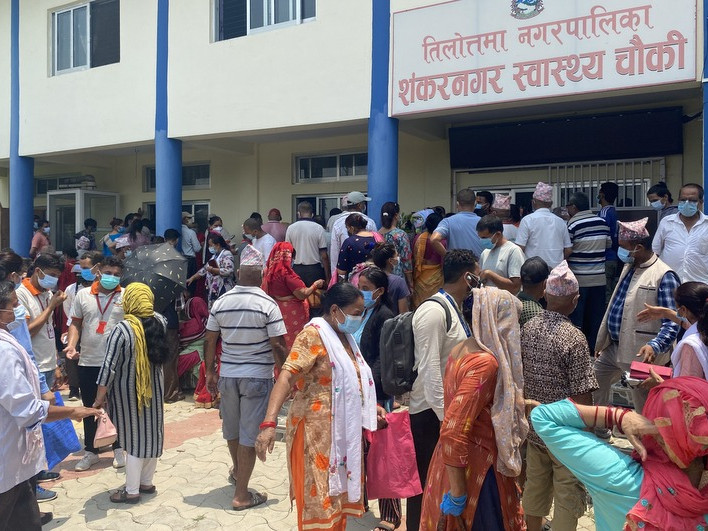 रूपन्देहीमा 'आफ्ना'लाई कोरोना खोप लगाउन जनप्रतिनिधिको दबाब, ४ पालिकामा कार्यक्रम स्थगित